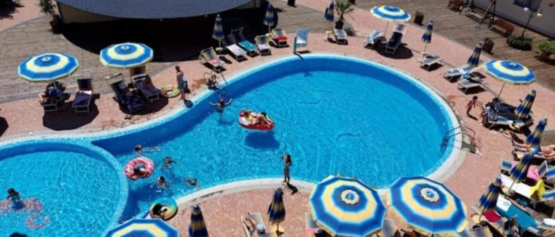 Apartment In Central Plaza Sunny Beach Buitenkant foto