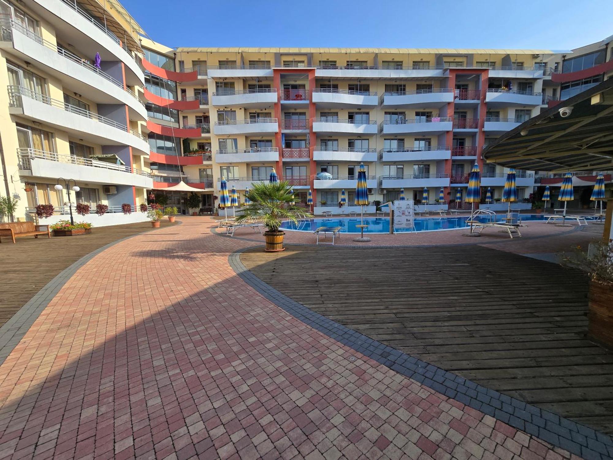 Apartment In Central Plaza Sunny Beach Buitenkant foto